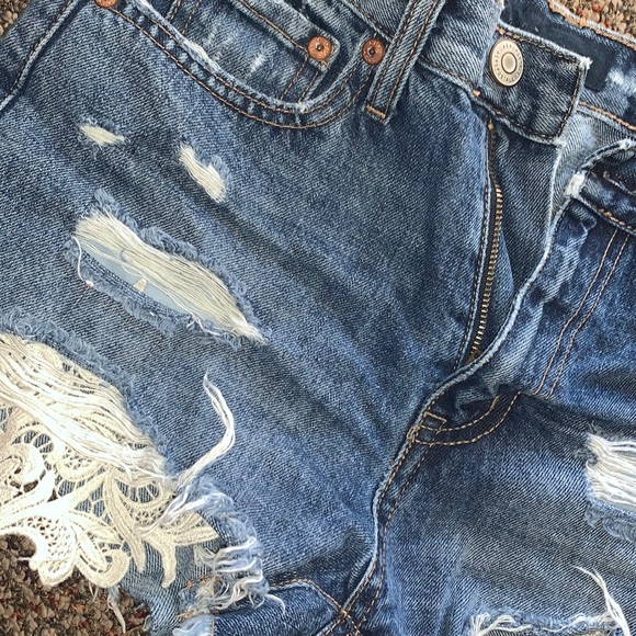 the CUTEST jean shorts! - Picture 3 of 3